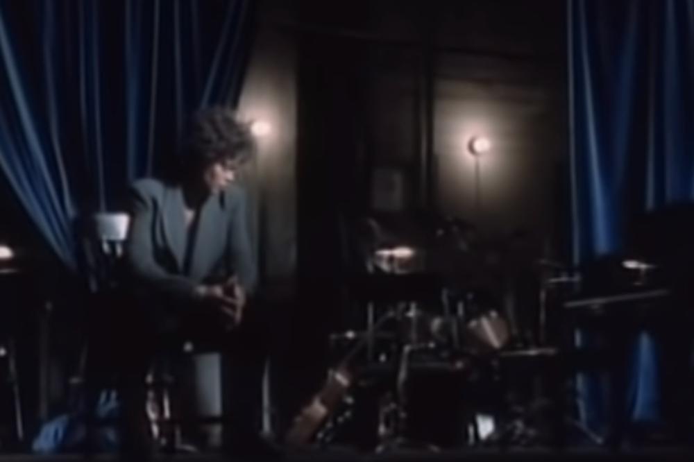 OVO JE NAJVEĆI SKANDAL NA ESTRADI: Koristili MRTVU PEVAČICU kako bi se OBOGATILI! Sve otkriveno, odmah idu na SUD