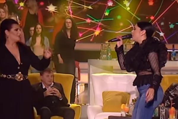 OTKRIVEN RAZLOG ZAŠTO SE POVUKLA SA SCENE: Pevačici TAKSISTA ostavio TRAUMU ZA CEO ŽIVOT! Imao je NOŽ i bio je ljut