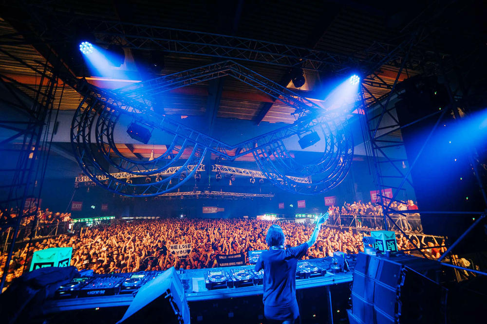 Spektakl u rasprodatom Hangaru prve noći No Sleep Festivala, večeras stiže moćni duo Bicep!