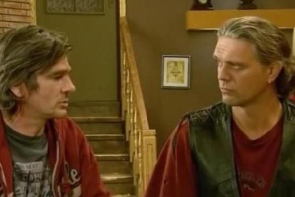 GLUPAVI ČOMBE IZ SERIJE LUD, ZBUNJEN, NORMALAN OŽENJEN JE LEPOM PLAVUŠOM: Živi u Americi, a evo kako danas izgleda!