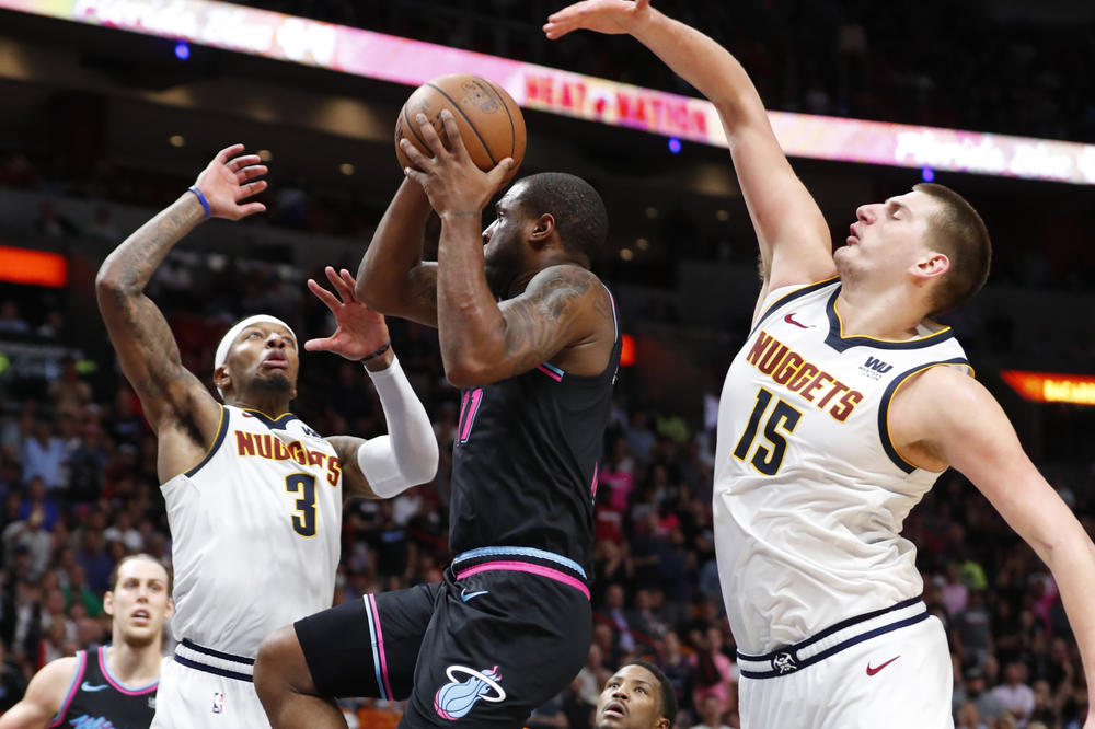 UMALO TRAGEDIJA U AVIONU: NBA zvezda se predozirala gumenim bombonama!