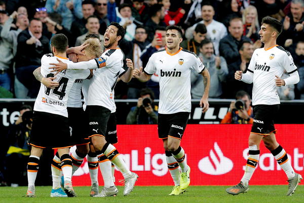 VALENSIJA SLOMILA BETIS: Eibar lako sa Levanteom!