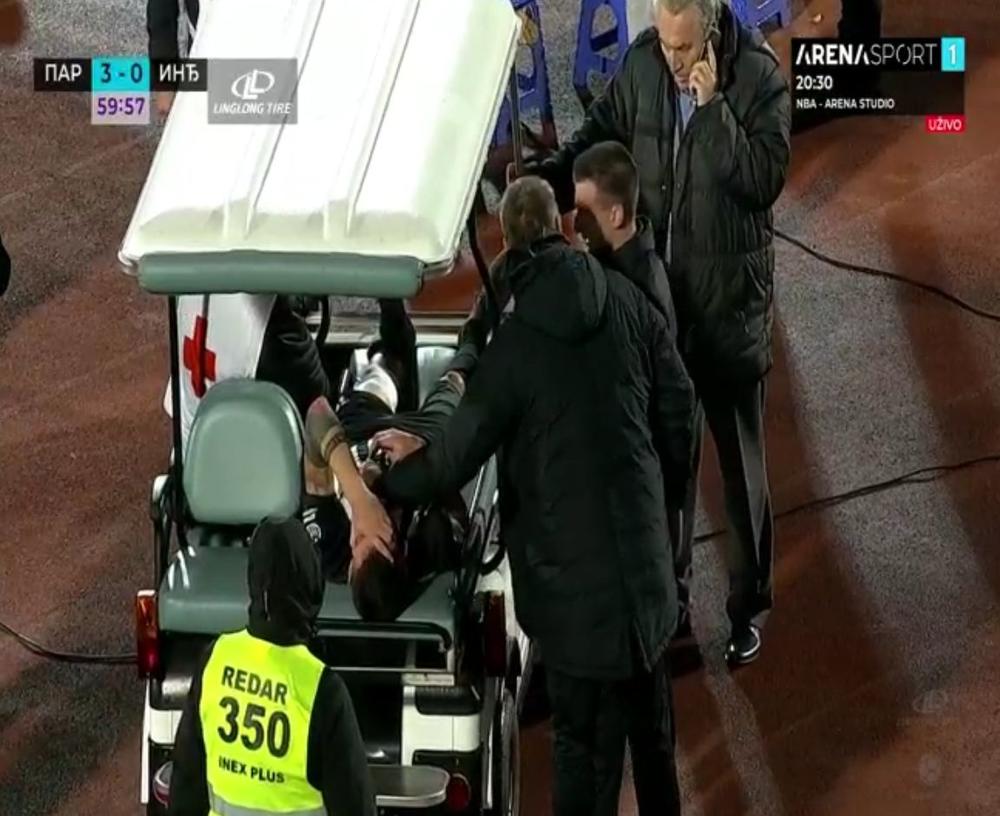 Šćekić u suzama, Savo ga teši 