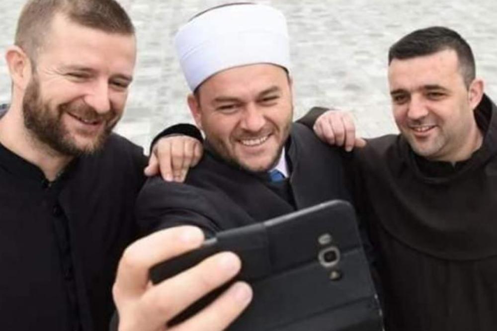 SRELI SE FRATAR, IMAM I POP, PA SU OPALILI SELFI: Nije ovo nikakav vic! Sjajna priča se krije iza ova tri čoveka!