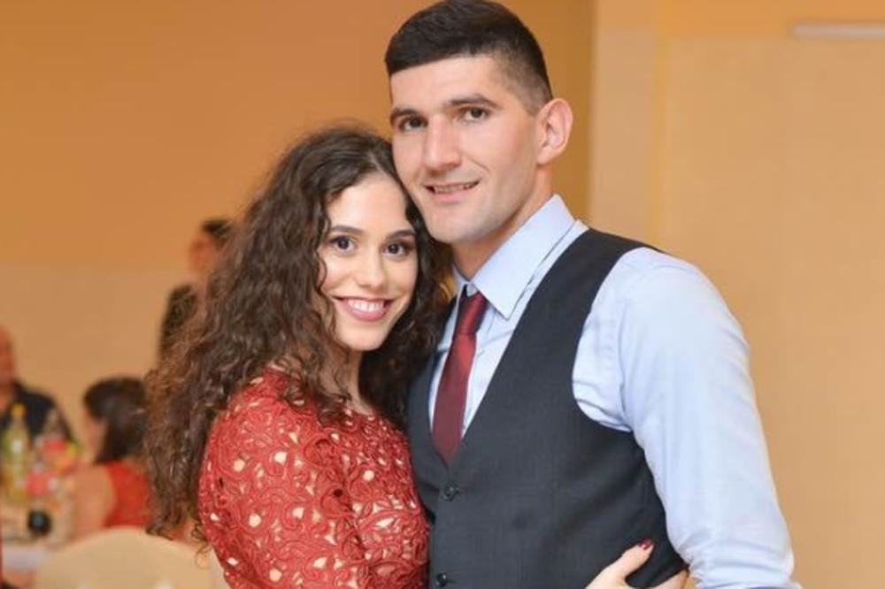 DEJAN SAVIĆEVIĆ SE NIJE POJAVIO NA ĆERKINOM VENČANJU: Udala se za FUDBALERA, a pre 3 meseca mu je RODILA BEBU