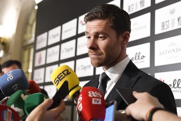 ĆABI ALONSO NE MOŽE DA PREBOLI PETARDU OD BARSELONE: Hteo sam posle 20 minuta da odem kući!