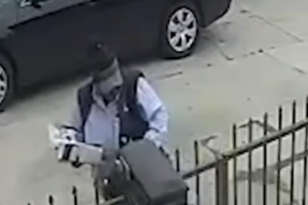 POŠTARKA UHVAĆENA U GROZNOM ČINU: Zbog onoga što je uradila u ovom dvorištu je dobila OTKAZ (VIDEO)