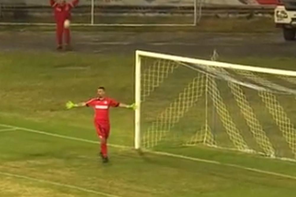 SRAMNO PONAŠANJE: Golman brutalno vređao legendu Crvene zvezde nakon što je dobio crveni!