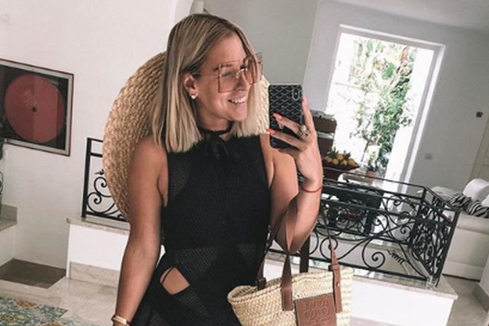 ŠOK! PA, U JUNU JE IGRALA POLUFINALE RG: Prelepa teniserka poznata po svojim oblinama iznenada završila karijeru!