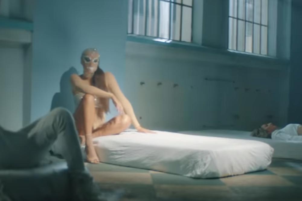 LUNIN SPOT ZA NOVU PESMU JE PLAGIJAT: Đoganijeva ukrala sve OD ALBANSKE PEVAČICE! (FOTO)