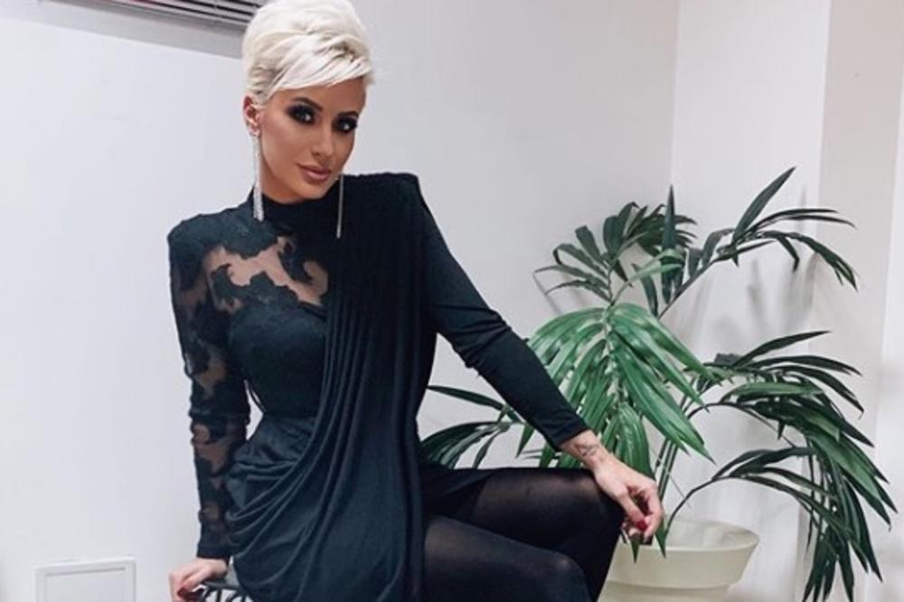 DUŠICA JAKOVLJEVIĆ PRE 10 GODINA NEMA VEZE SA OVOM DUŠICOM SADA: Tanke OBRVE, pa još TANJA USTA, a tek frizura!