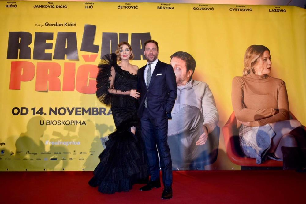 NINA JANKOVIĆ POKIDALA IZGLEDOM NA CRVENOM TEPIHU! Ovako treba da izgleda jedna GLUMICA na PREMIJERI