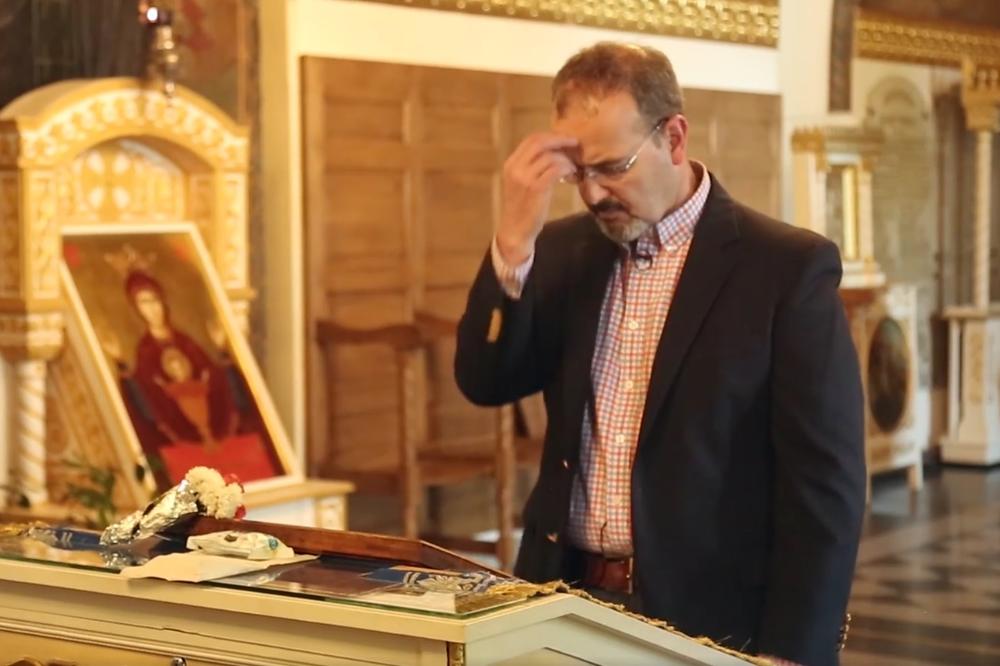 AMERIČKI AMBASADOR OTKRIO ZAŠTO SE KRSTIO SA TRI PRSTA I DA LI JE POSTAO PRAVOSLAVAC: Objasnio je sve u dve reči