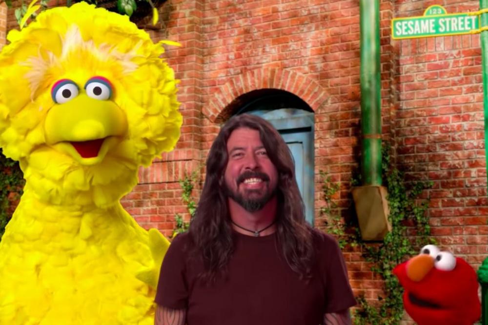 David Grohl gostovao u Ulici Sezame i otpevao dečju pesmu "Here We Go"