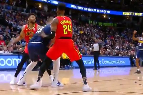 OVA DVOJICA SE JOŠ PITAJU GDE JE LOPTA: Amerikancima ponestaje reči da opišu Jokićeve čarobne asistencije!