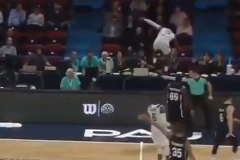 OTVORITE MU KAPIJU DA IZAĐE: Igrač se kao mačka popeo na zapisnički sto, pa završio na tribini!