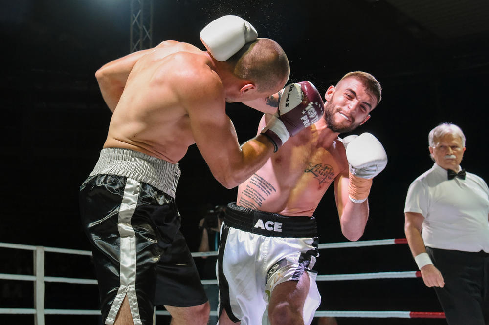 NOKAUT! Meč Veljka Ražnatovića i Mađara rešen već u drugoj rundi!