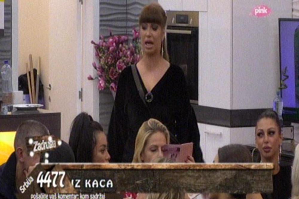 MILJANA NA DIJETI, A SVE DEBLJA: Utegla se u ŠORTS, sve kipi! NEPRIJATNO je za gledanje! (FOTO)