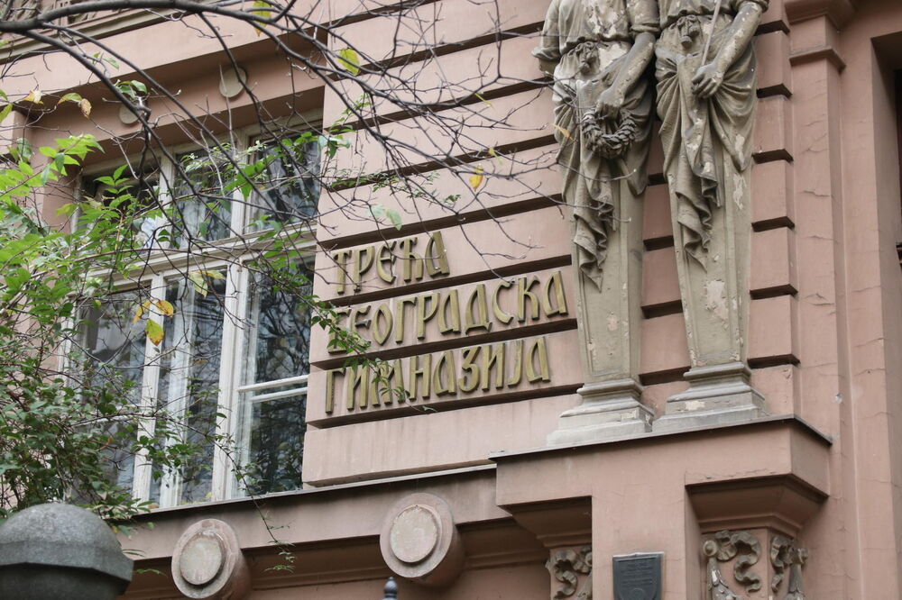 KORONA HARA SEDMOM BEOGRADSKOM GIMNAZIJOM: U prvom razredu zabeleženo 14 pozitivnih đaka!