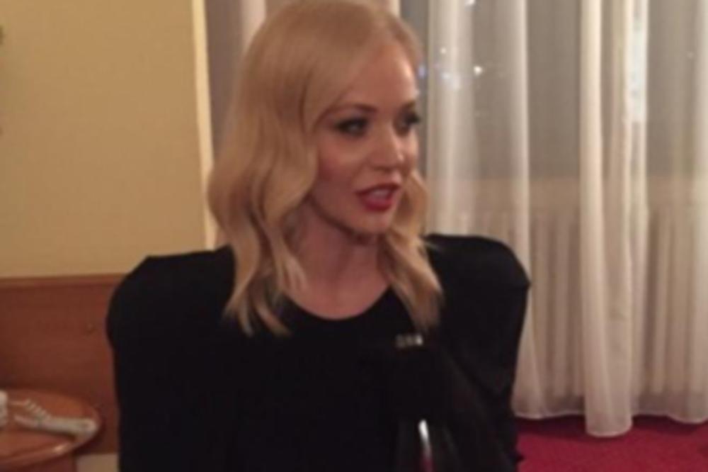 ROZGA SE ZA NASTUP ŠMINKA SAMO 7 MINUTA: Otkrila s kim snima duet, pa progovorila o ANGAŽMANU ZA ŽIRI ZVEZDA GRANDA