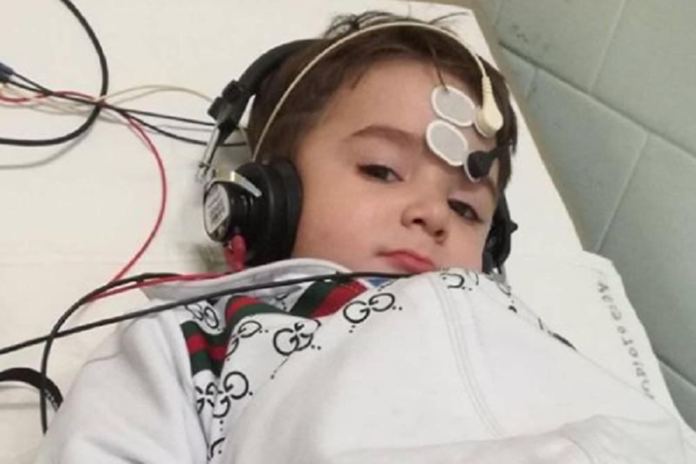 STRAHINJA NE ČUJE 100 ODSTO NA OBA UHA I NE GOVORI! Ima i EPILEPSIJU I ŠUM NA SRCU, a porodica JEDVA PREŽIVLJAVA