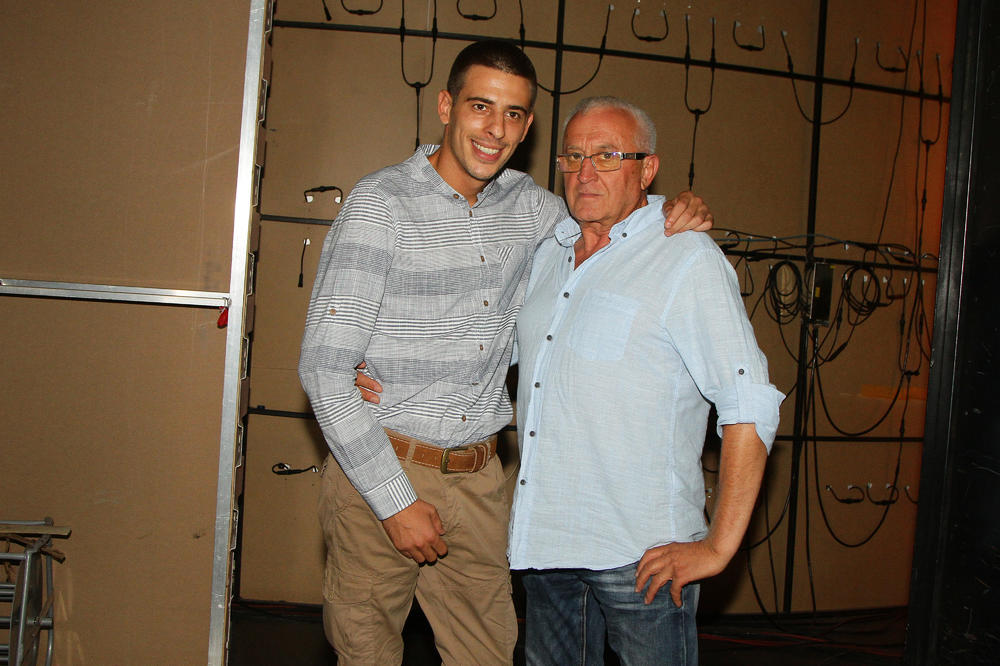 ERI OJDANIĆU POZLILO ZBOG UNUKA: Folker KUKAO NA SAV GLAS, pa polupao sve po MOTELU! JOJ, UROŠE, ŠTA MI NAPRAVI!