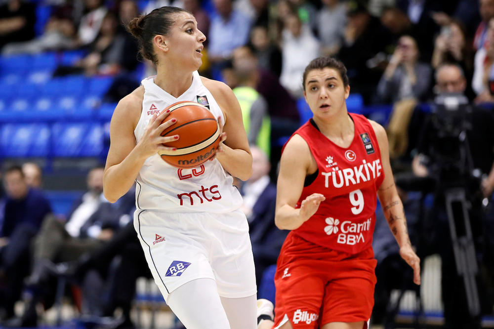 I SAM TEODOSIĆ DA POZAVIDI: Lucidna Ana Dabović majstorijom omađijala Turkinje!