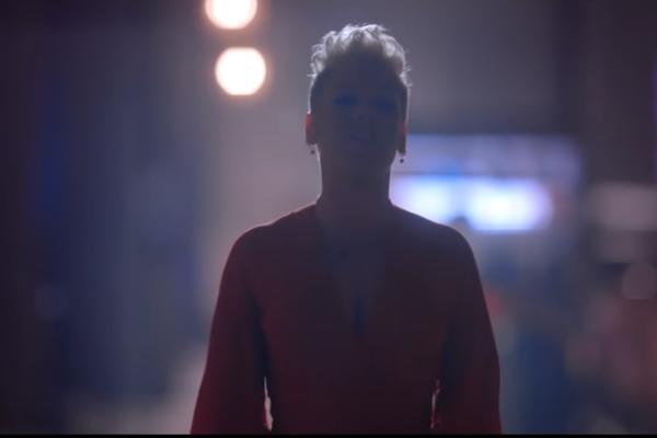 PINK POZITIVNA NA KORONA VIRUS! Sve je postalo tragičnije kada je saznala da je i njen sin zaražen!