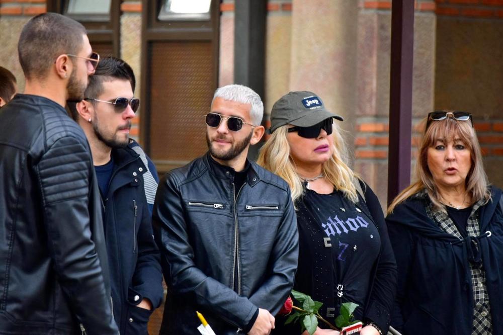 ISPRAVKA: Na vest o smrti, Đorđe David objavio sliku vojnika i magarca sa netačnom infomacijom