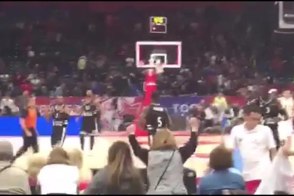 DELIJE PRIREDILE PAKAO SVOJIM IGRAČIMA I TRENERU: Jasno su im stavili do znanja šta misle posle samoubistva u Areni