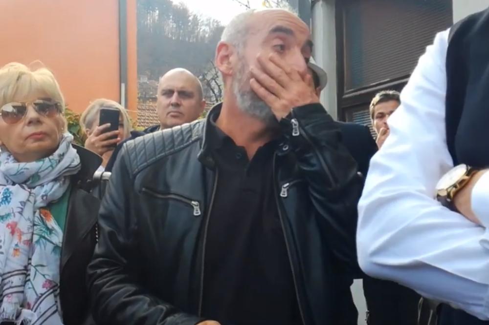 KAKO ĆU SUTRA DA LEGNEM PORED MRTVOG SINA? Posle suđenja direktoru NAMENSKE roditelji poginulog U SUZAMA I OČAJU