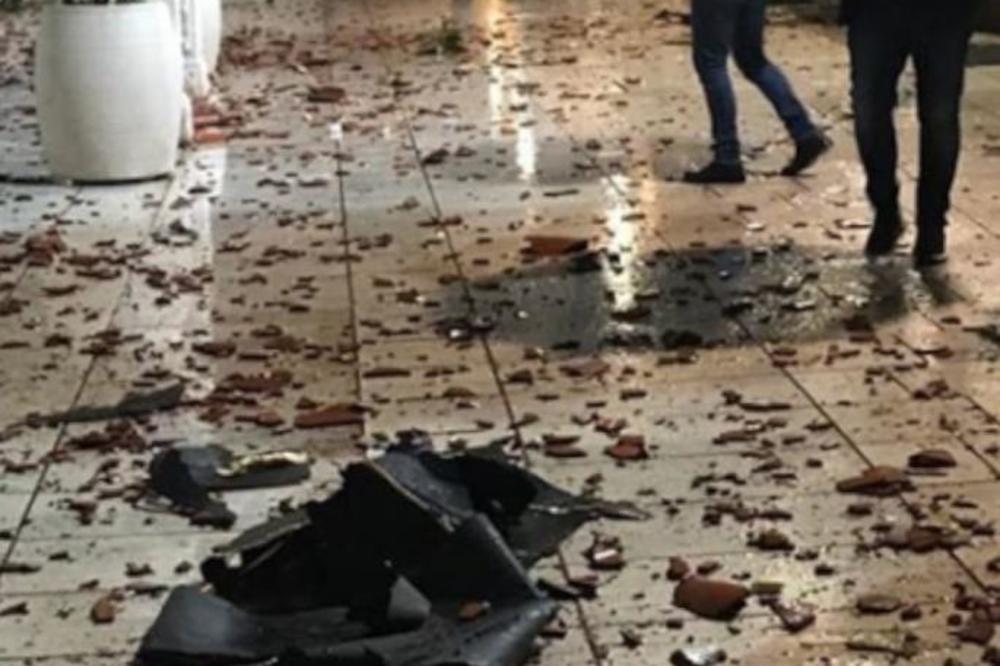 CRVENI ALARM JE NA SNAZI: Olujni udar u komšiluku BRIŠE sve pred sobom (VIDEO)