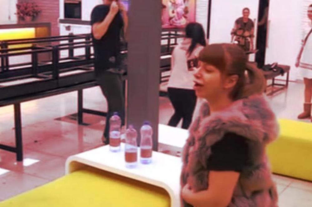 MILJANA PRONAŠLA MRTVOG MIŠA U KUĆI PA GA NOSILA SA SOBOM: Mogu li da UMREM od ovoga, recite mi BHRZO!