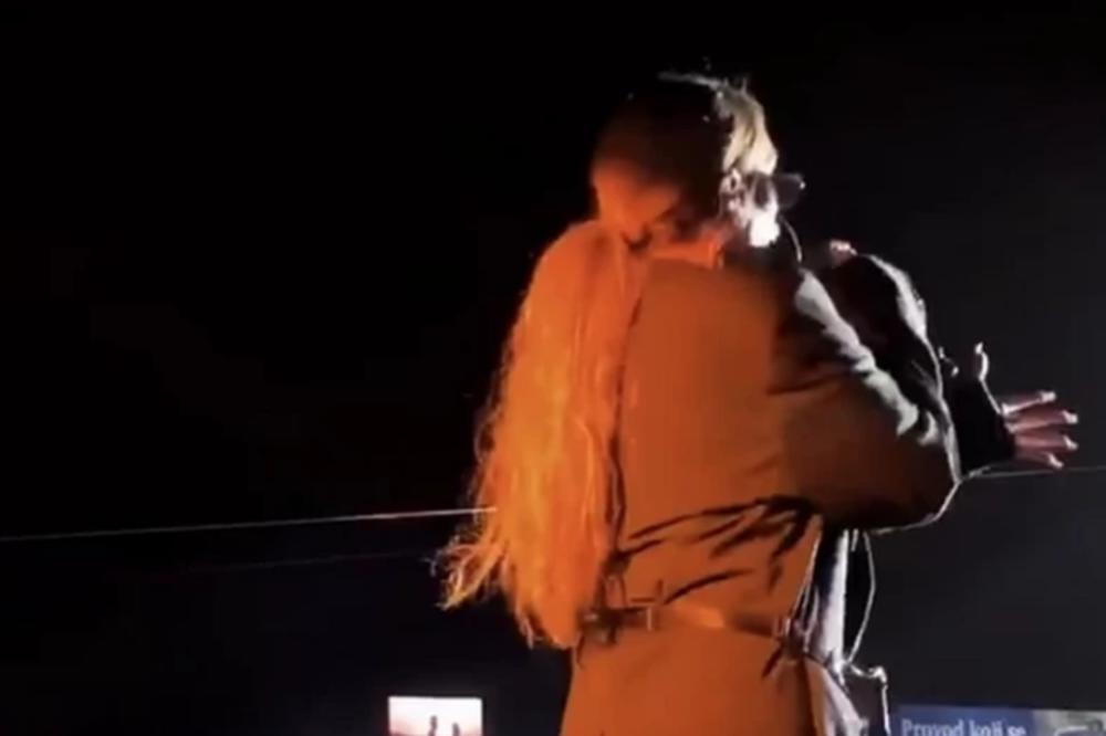 NEMA NI TRAGA OD LUNE I KIJE! OVAJ PODATAK ĆE MNOGE IZNENADITI: Evo ko su ZAISTA najslušanije PEVAČICE kod nas