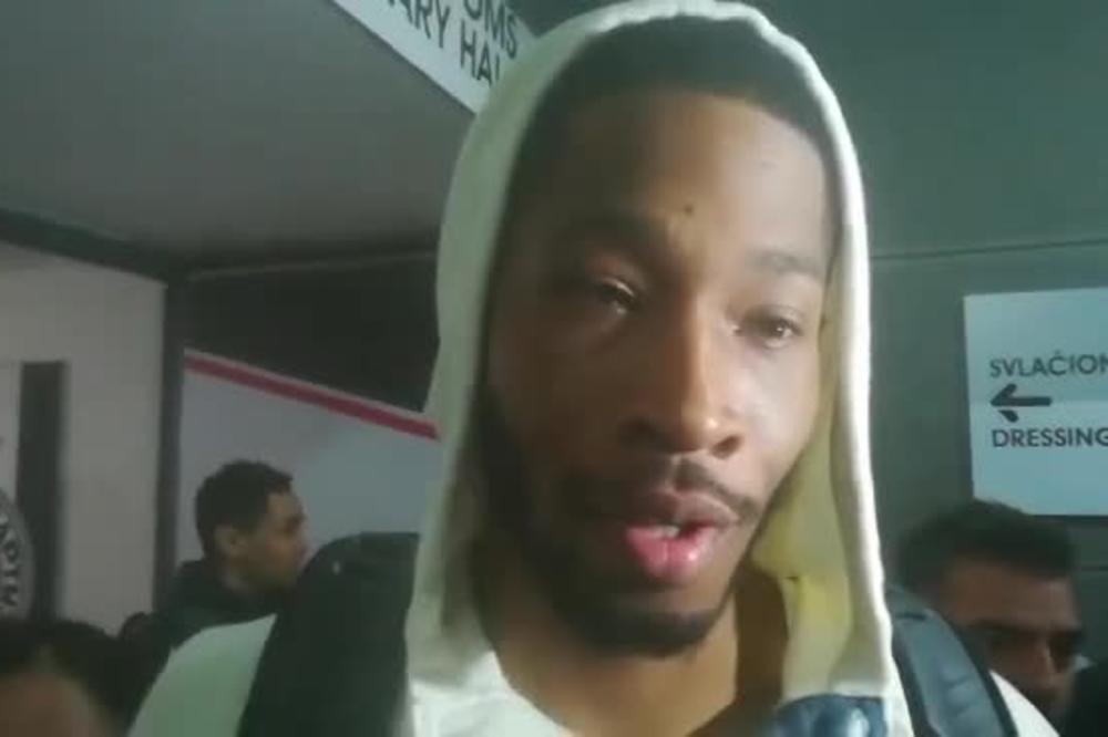 OD GROBARA JE DOBIO SKANDIRANJE: A ovako je Mozli reagovao na taj njihov gest!