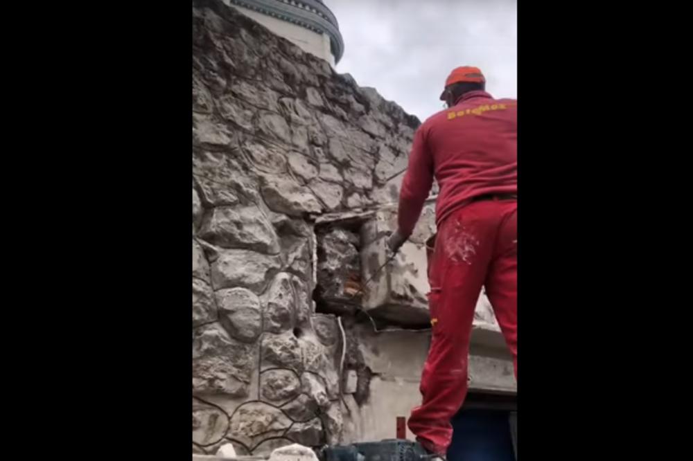 NIKO NEĆE IMATI PRISTUP! Snimljeni radovi na Cecinoj kući, postavlja se OGROMNA GVOZDENA KAPIJA na Dedinju!