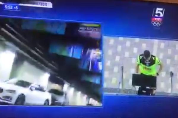 SUDIJA GLEDA I NE VERUJE: Donosi odluku da li je penal u 93. minutu, a VAR mu pustio snimak s parkinga!