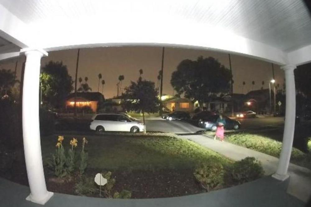 POMOZITE MI, UPOMOĆ: Objavljen snimak stravičnog zapomaganja majke kojoj kidnapuju dete (VIDEO)