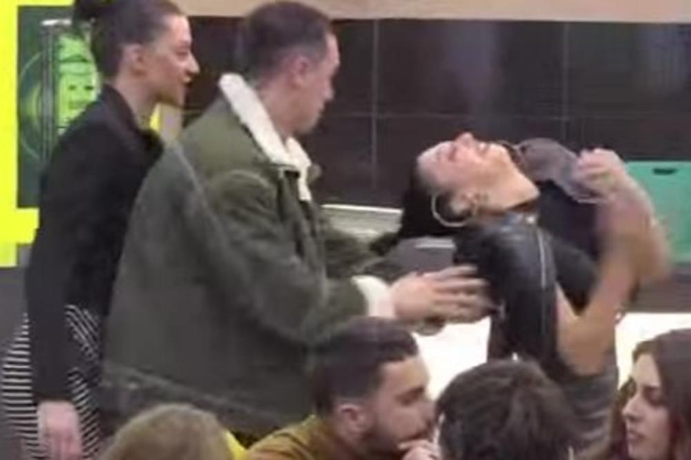 NOVA TUČA U ZADRUZI! Tara izgubila živce pa ZGRABILA Maju za KOSU