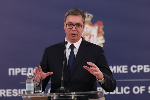 VUČIĆ REKAO DA NOVINAR NEMA NIKAKVE VEZE SA NJEGOVIM ZDRAVLJEM: Hronično sam bolestan i danas sam pod terapijom