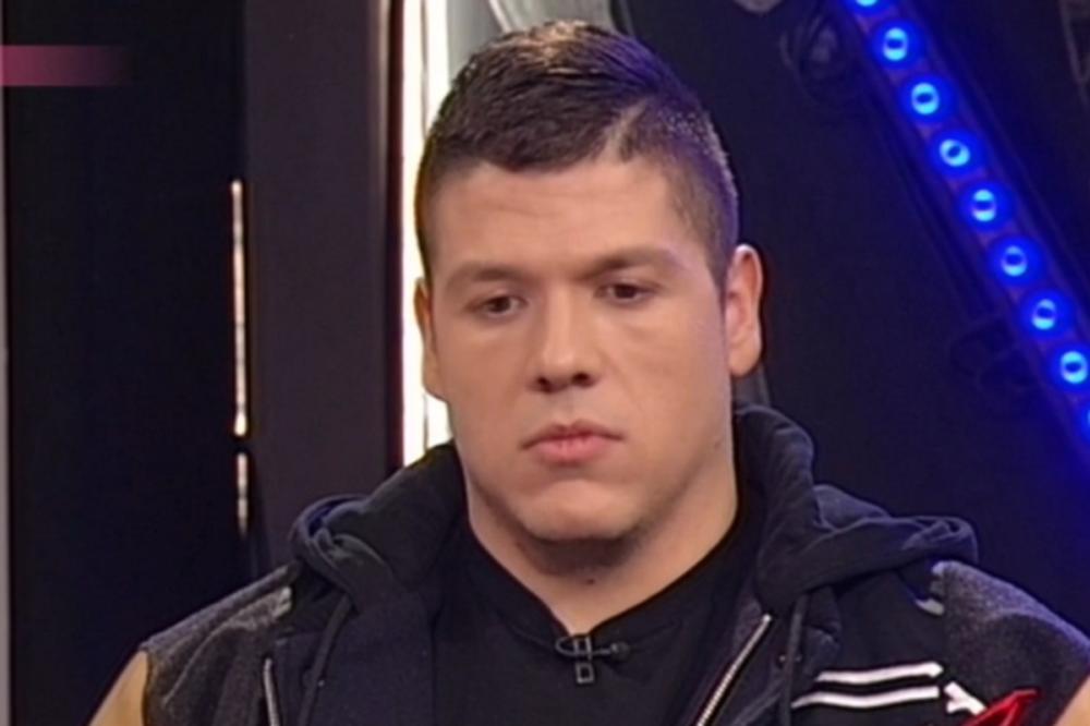 OVE POZNATE LIČNOSTI SU MORALE DA PEVAJU USLED SMRTNOG SLUČAJA U PORODICI: Sloba Radanović NIJE JEDINI!