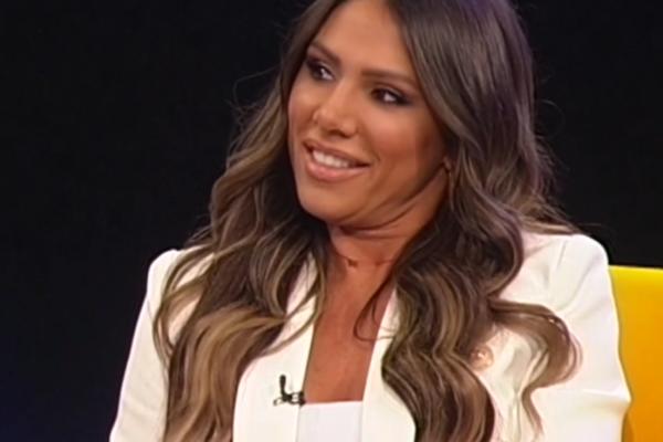 AU, ZAR JE MOGUĆE DA JE OVO ONA?! Sandra Afrika napravila DRASTIČNU PROMENU, više ne liči na sebe, isplivale fotke!