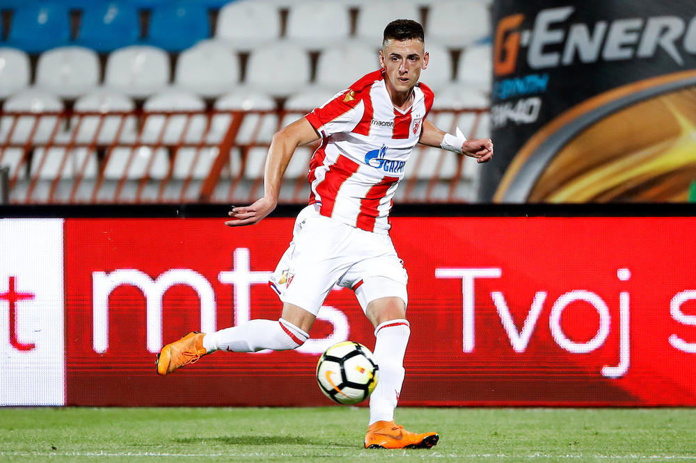 DETALJI POKUŠAJA OTMICE FUDBALERA: Jurili ga, tražili pare i tukli! Devojka saučesnik, taksista ga spasio!