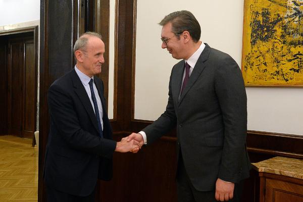 VEOMA VAŽAN SASTANAK VUČIĆA I FALKONIJA! Jasno vam je koja je bila tema