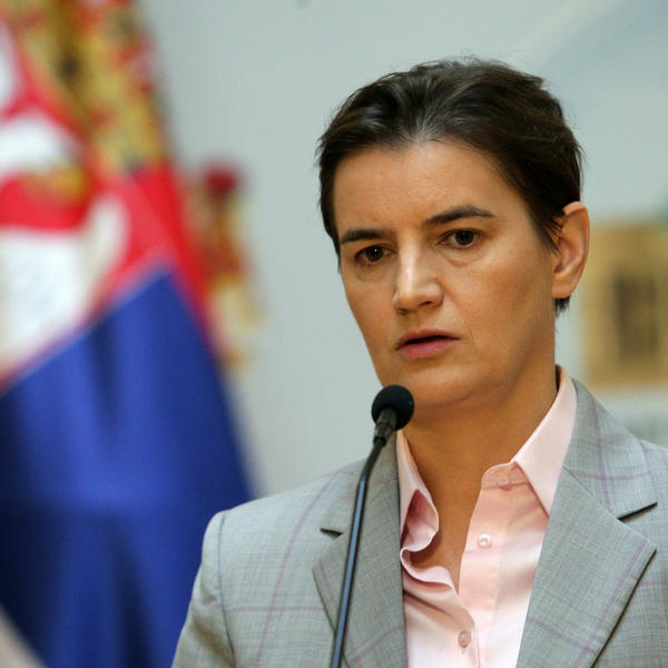 Brnabić: Firme da rade u što više smena, tržni centri i restorani neće biti ZATVORENI!