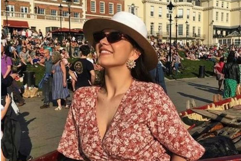 NADA IZ SERIJE "IGRA SUDBINE" OBULA OPANKE PA POČELA DA MUZE KRAVE! Ume da vozi i TRAKTOR, ovo je priča o NJOJ!