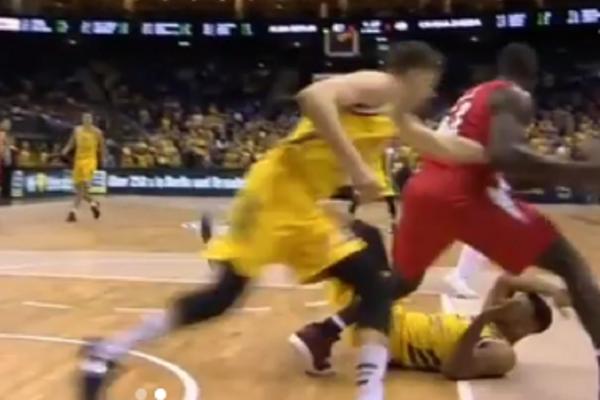 SAMO JE PAO KAO POKOŠEN: Pojavio se snimak na kojem se vidi kako je Odžo razvalio Timana!