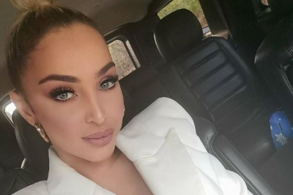 MAJKU MAJE BEROVIĆ DO SADA NIKO NIJE VIDEO! Danas su objavile fotku, jedan detalj skreće neverovatnu pažnju!