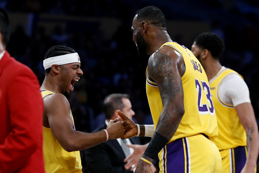 OGROMNO DOSTIGNUĆE ZA LEBRONA DŽEJMSA: Lejkersi nastavili da melju, Gudurić bez poena u pobedi Memfisa!