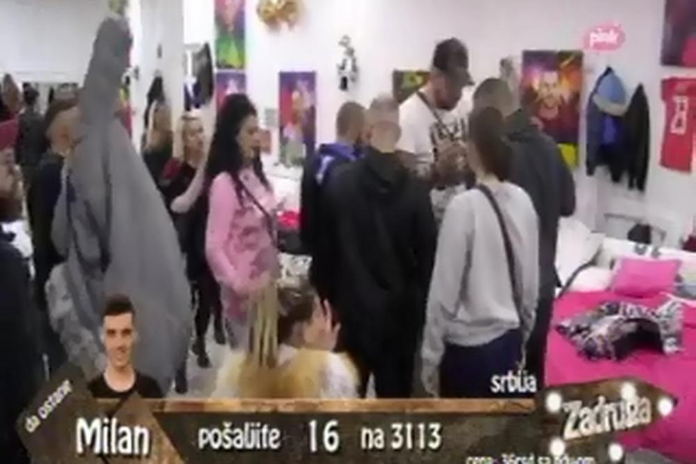 TOMOVIĆ MOLIO PRODUKCIJU DA GA ZAŠTITI: Najopasniji zadrugar CVIKA OD ŽENE! On svima preti, a nje se plaši! (VIDEO)